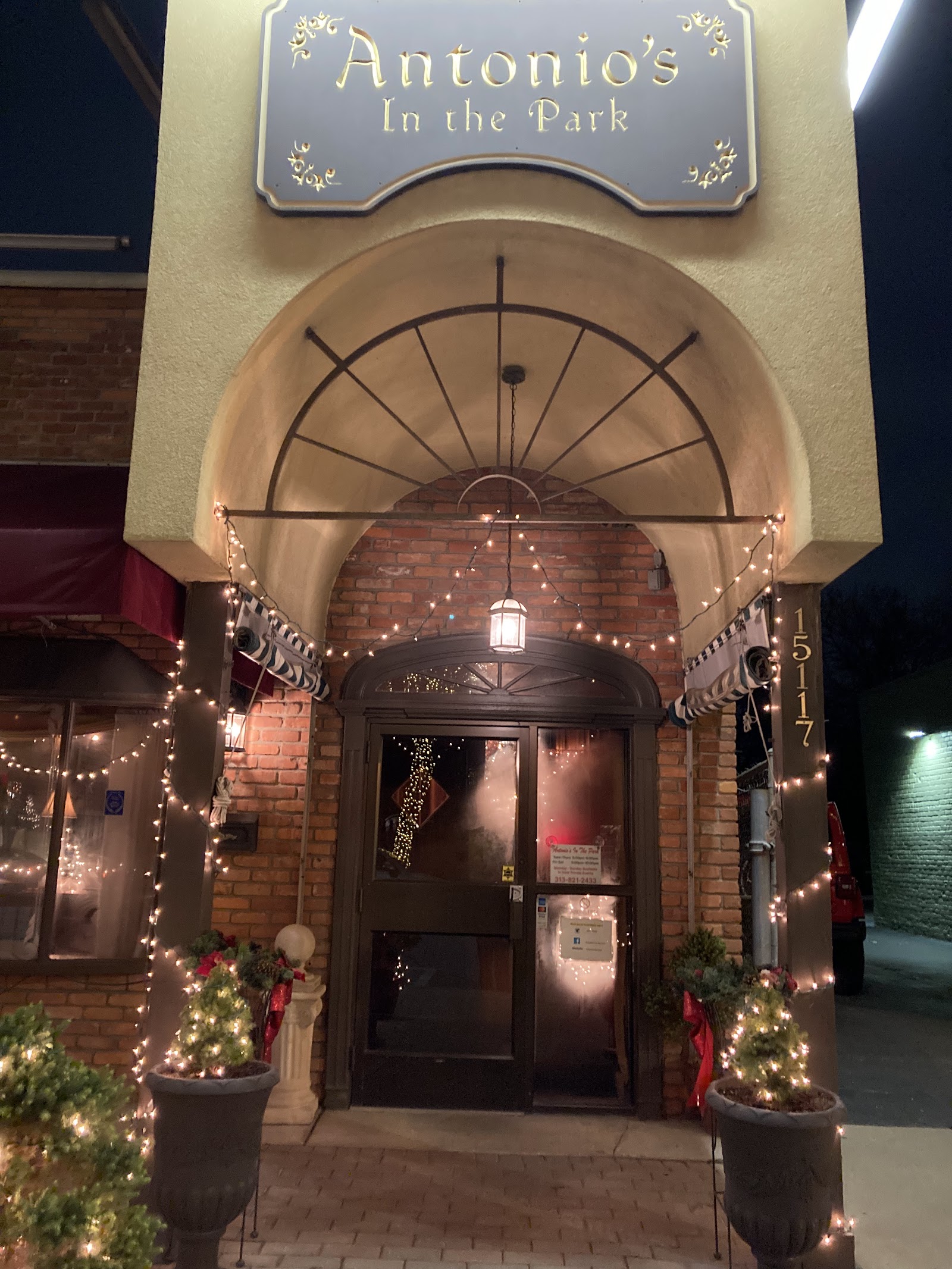 Antonio's in the Park — photo