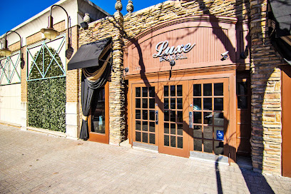 Luxe Bar & Grill in Grosse Pointe Farms